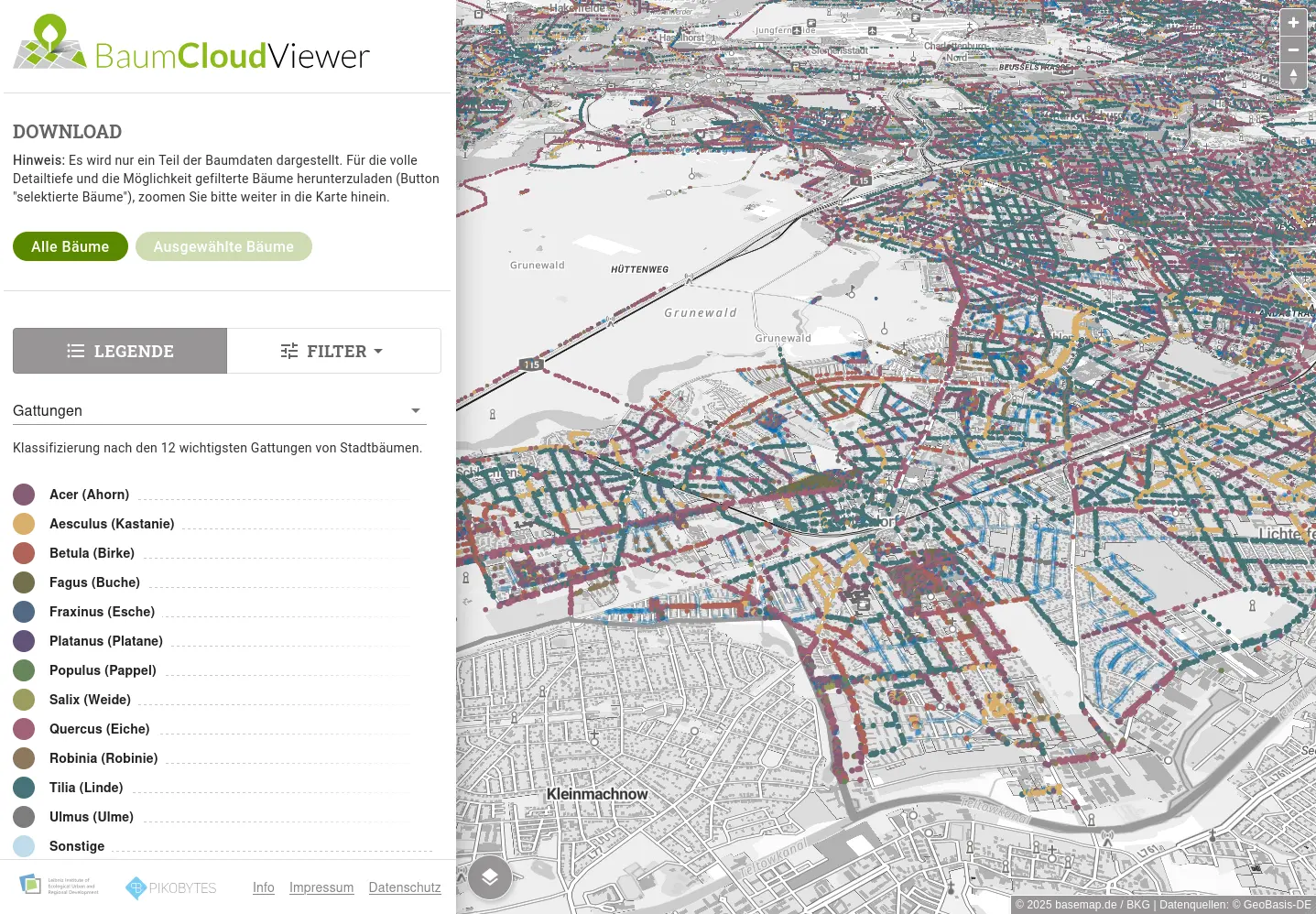 Das Bild zeigt einen Screenshot der Anwendung 'BaumCloud Viewer,' einer interaktiven Karte, die Baumdaten aus verschiedenen Regionen anzeigt, wobei die Bäume nach ihrer Gattung farbcodiert sind.